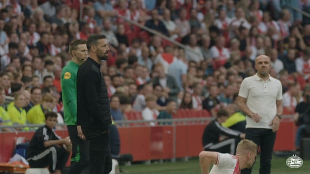 Van Nistelrooy Cam: PSV wins Johann Cruyff Shield